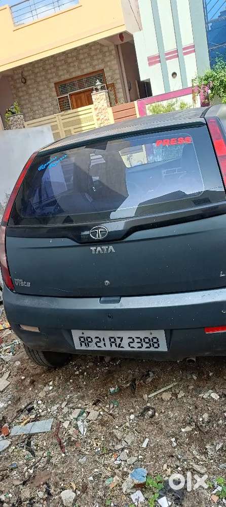 Front Tyres 90% Back Tyres 60%, New Touch Display, Reverse Camera,