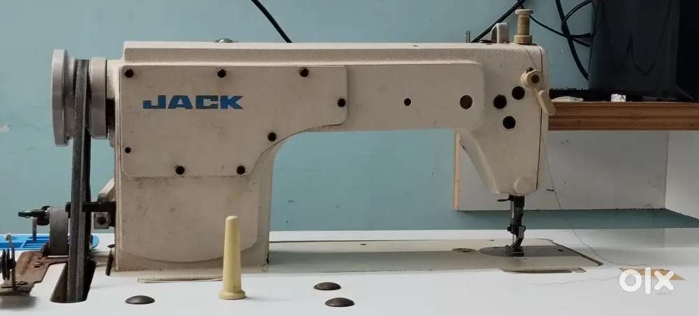 Electronic sewing machine