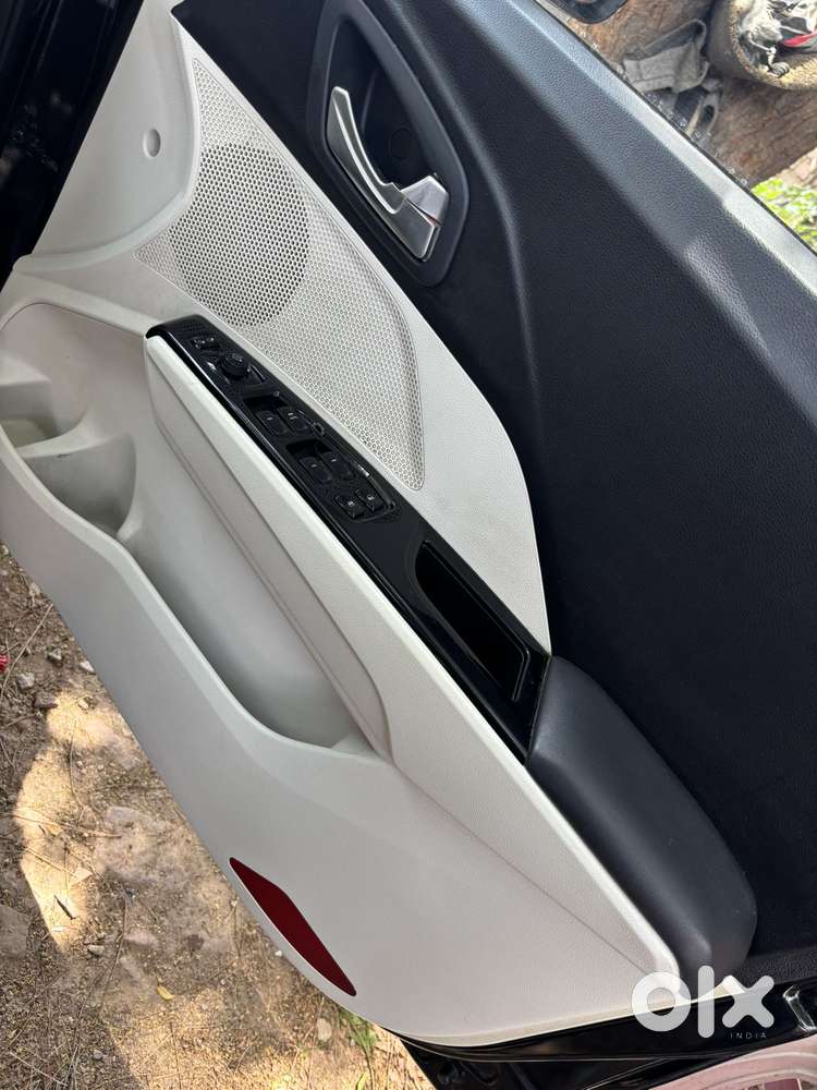 Mahindra Xuv 3xo Ax5 Ds Mt, 2024, Diesel