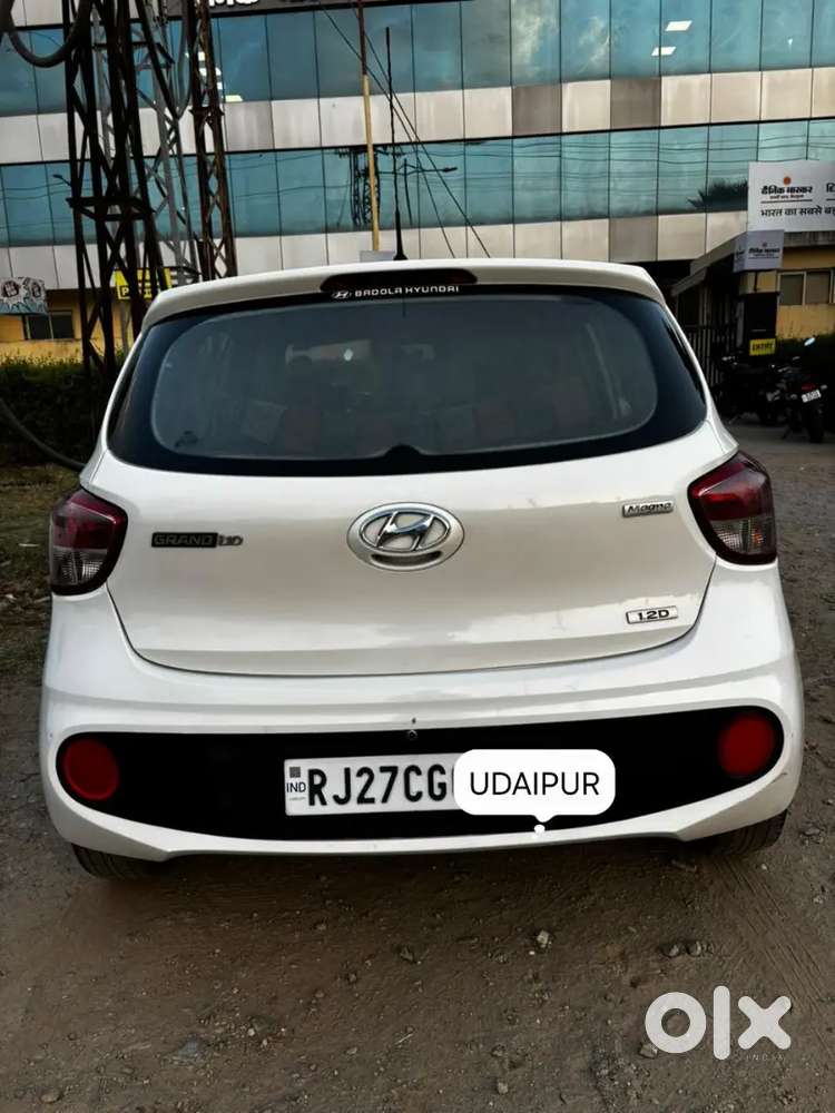 Hyundai Grand I10 2017 Diesel 74000 Km Driven