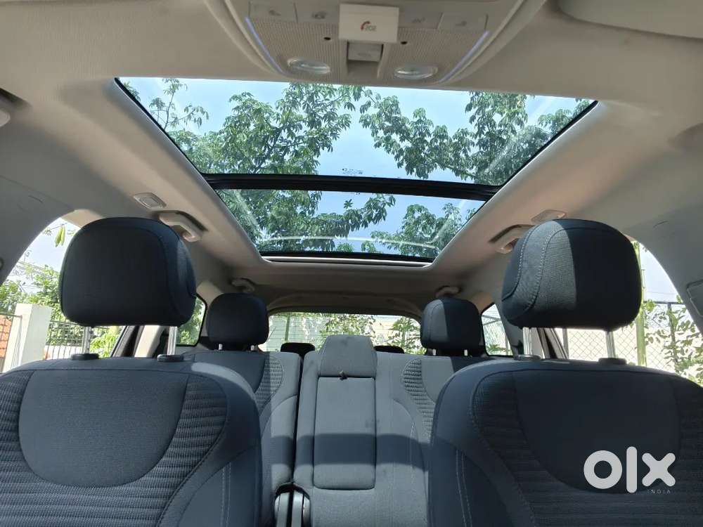 Mahindra Xuv700 2024 Diesel Well Maintained