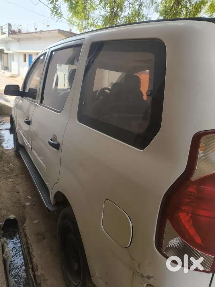 Mahindra Xylo 2016