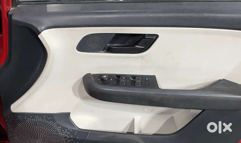 Tata Altroz 1.2 Xm Plus, 2022, Petrol