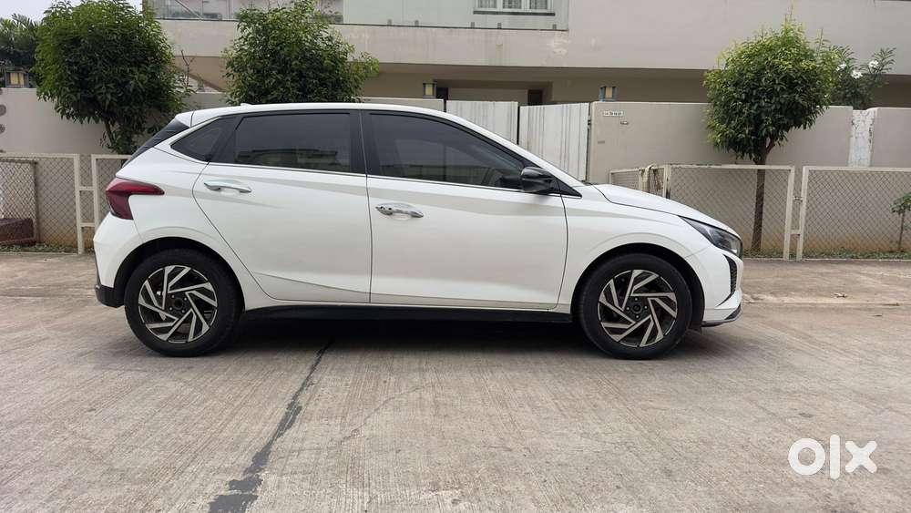 Hyundai I20 Asta (o) 1.2 Ivt, 2023, Petrol
