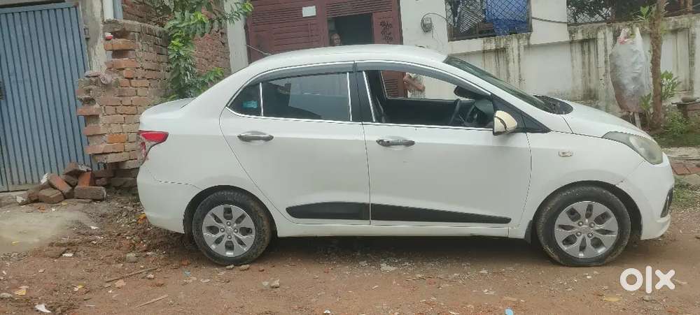 Hyundai Xcent 2014 5-speed Manual Base