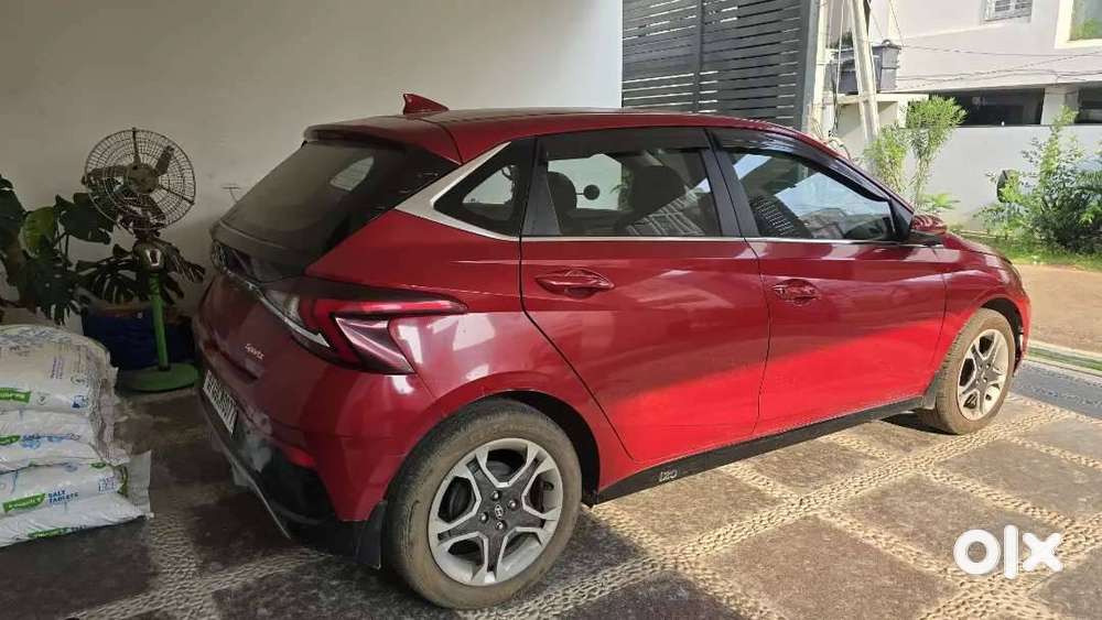 Hyundai I20 Ivt (automatic) – Excellent Condition
