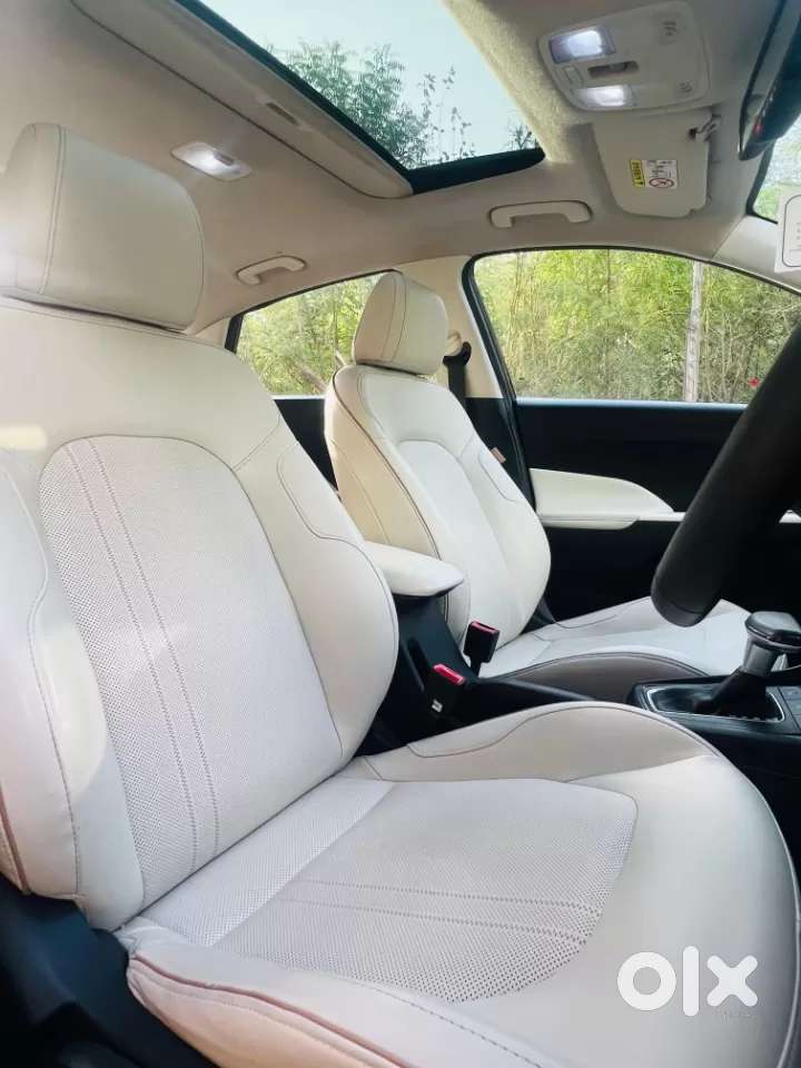 Hyundai Verna Sx (o) 1.5 Turbo Petrol Dct, 2023, Petrol