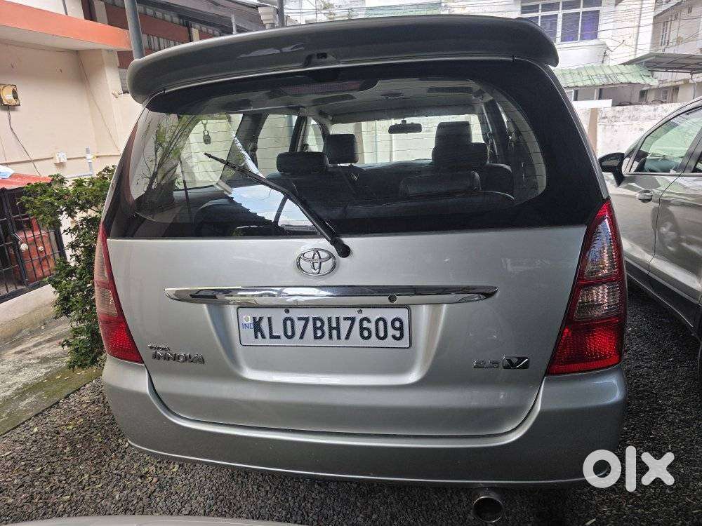 Toyota Innova 2.5 Vx 8 Seater Bs Iv, 2008, Diesel