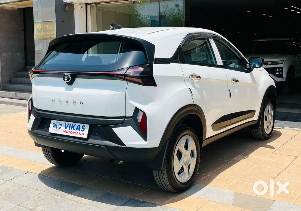 Tata Nexon Smart Plus1.2 Revotron Petrol 5 Mt, 2025, Petrol