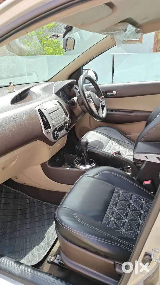 Power Mirror 
New Battery 
New Four Wheel