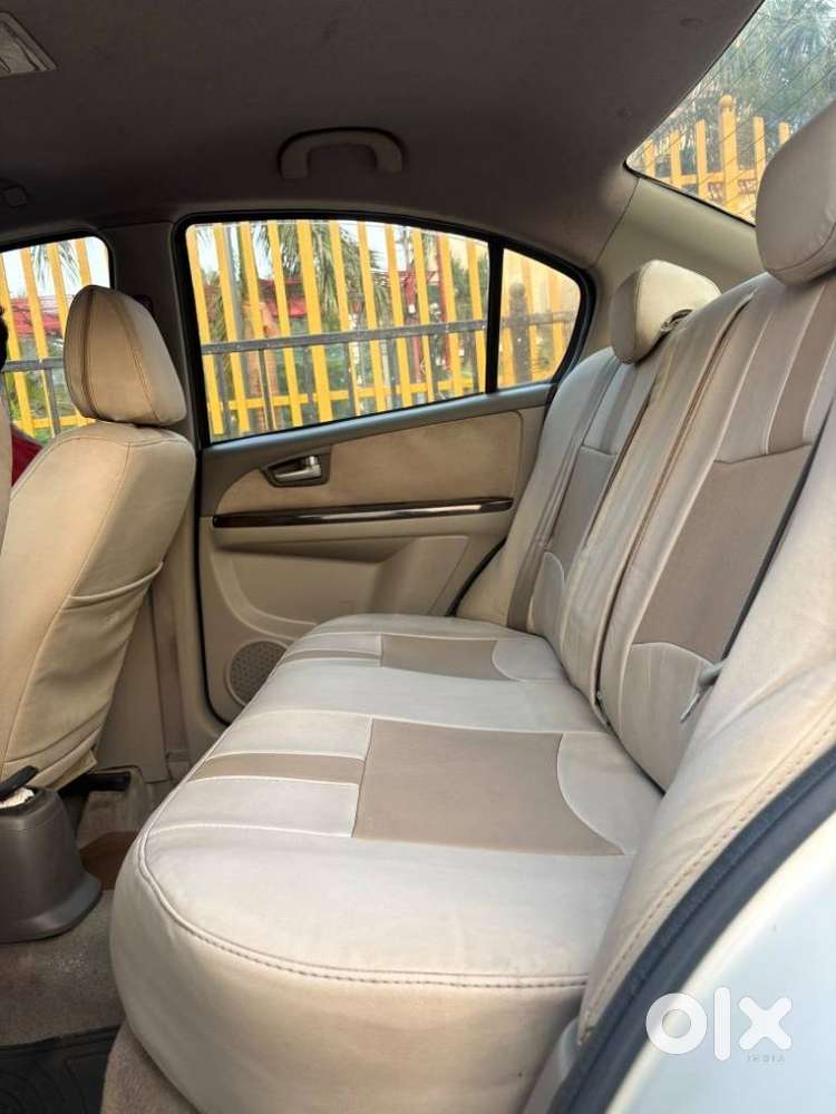 Maruti Suzuki Sx4 Zxi Automatic Bs-iv, 2011, Petrol