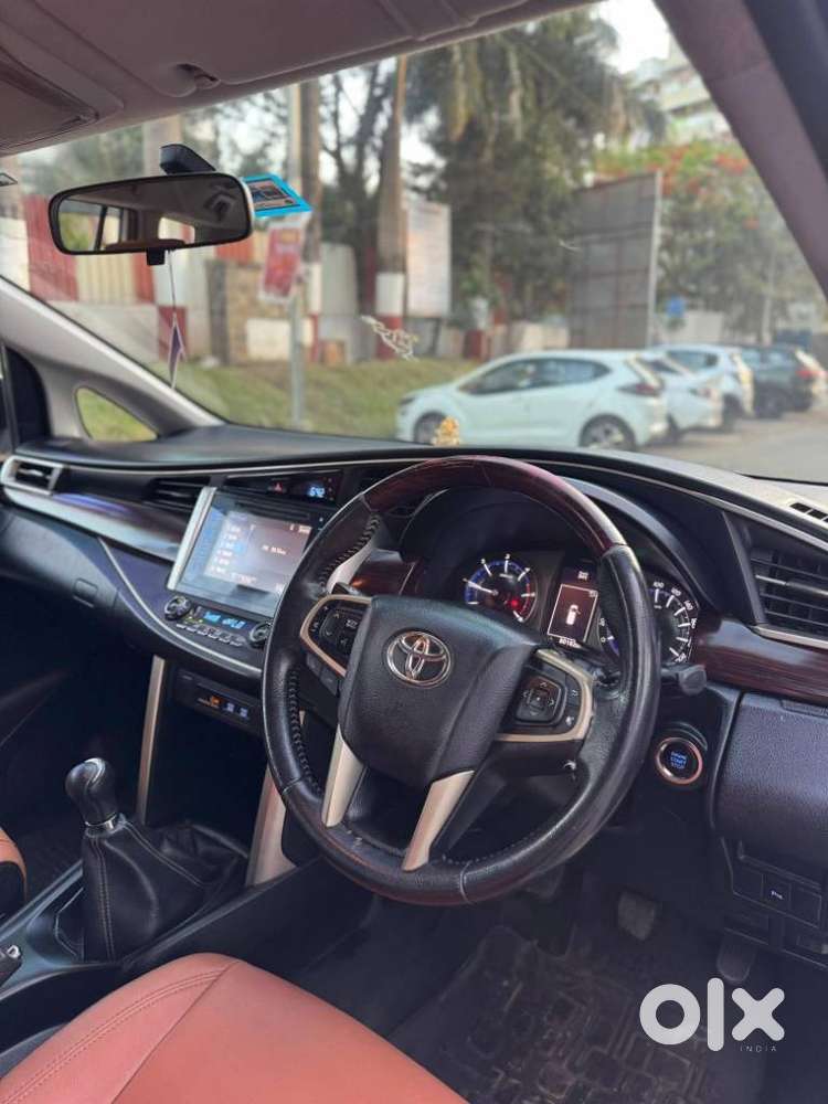 Toyota Innova Crysta 2.4 V, 2017, Diesel
