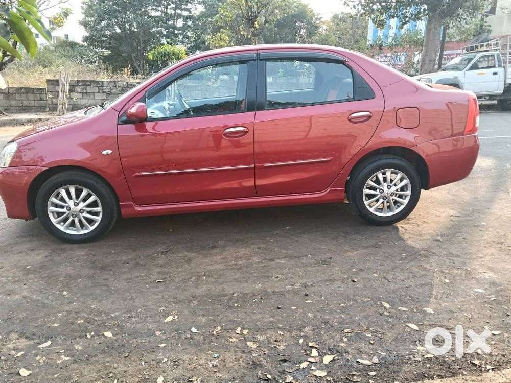Toyota Etios Cross 1.2 V, 2011, Petrol