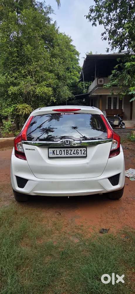 Honda Jazz Petrol 2016 - For Sale (airbag Deployed, Price Negotiable)
