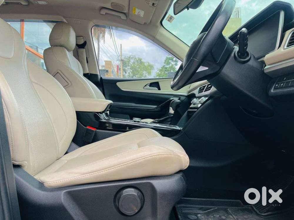 Mahindra Xuv700 2.2 Ax 7 Diesel At Luxury Pack Str, 2022, Diesel