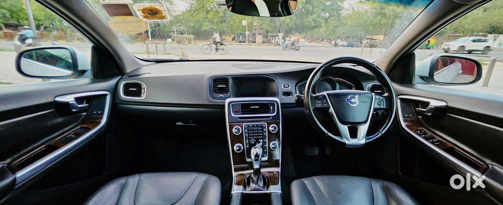 Volvo S60 D5 Inscription, 2016, Petrol