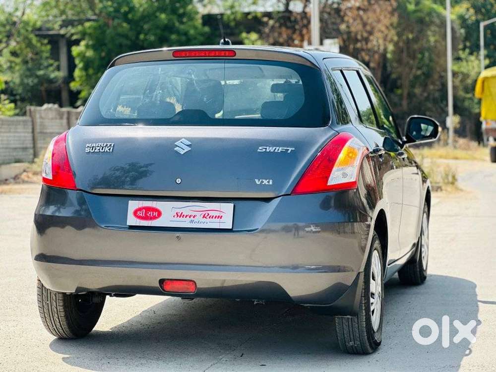 Maruti Suzuki Swift Vxi + Manual, 2017, Petrol