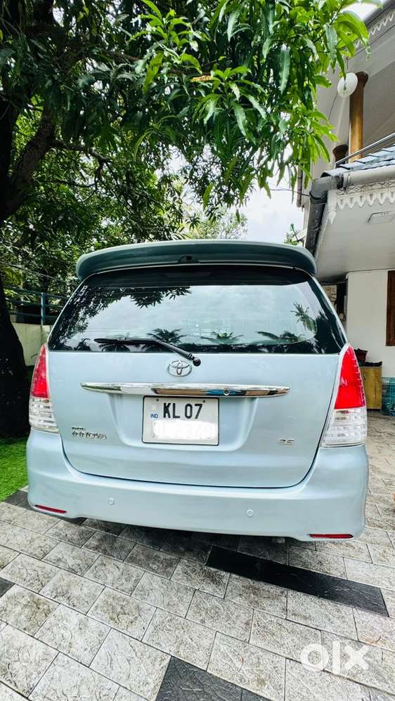 Toyota Innova 2009 Diesel 100010 Km Driven