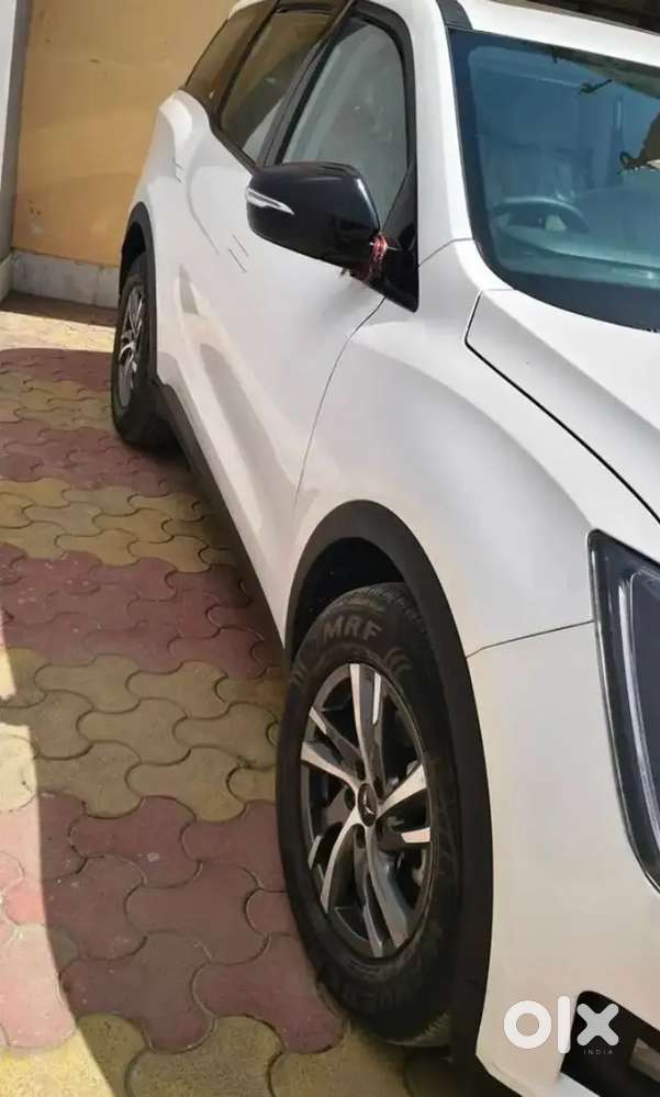 Mahindra Xuv700 2024 Diesel Peranomic Sunroof Ppf Recently Service