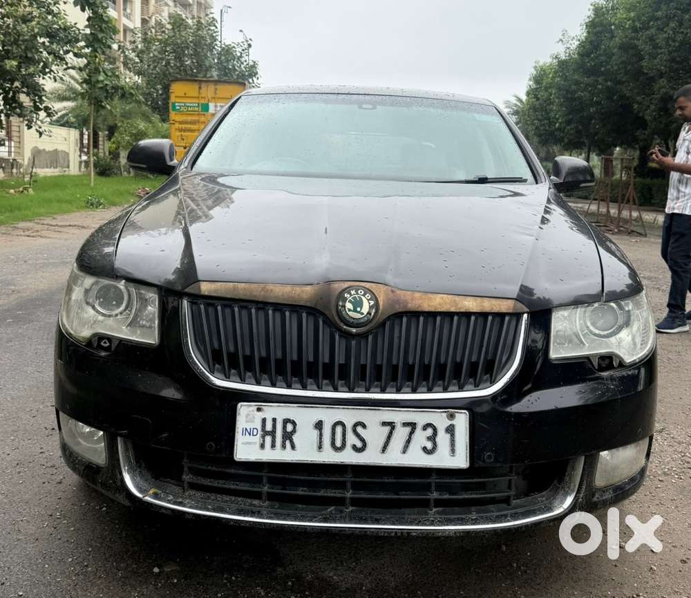 Skoda Superb Automatic 2012 Km Driven