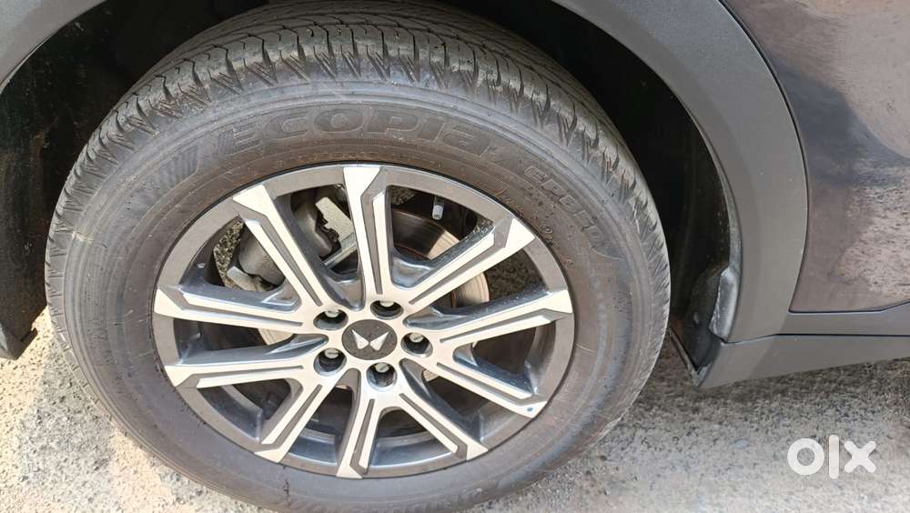 Mahindra Xuv700 2.0 Ax 7 Petrol At Str, 2025, Petrol