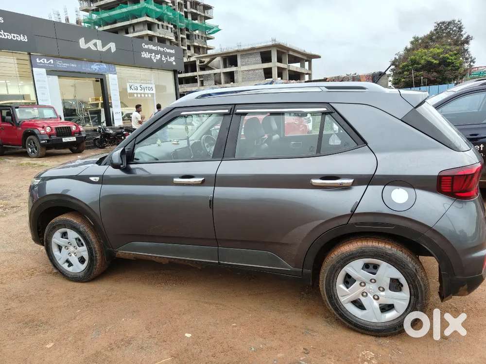 Hyundai Venue Petrol 2021