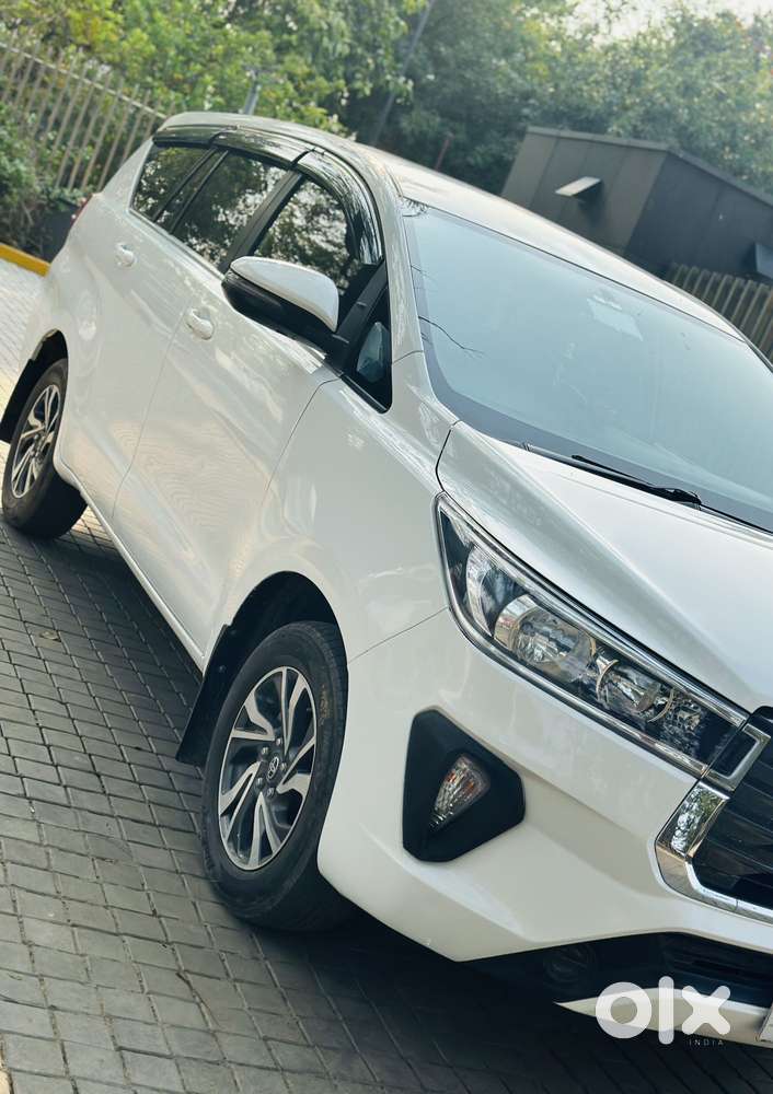 Toyota Innova Crysta 2.4 G Plus Mt 8 Str, 2022, Diesel