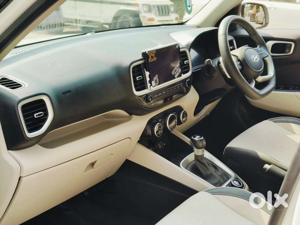 Hyundai Venue 1.0 Sx (o) Turbo Dct, 2023, Petrol