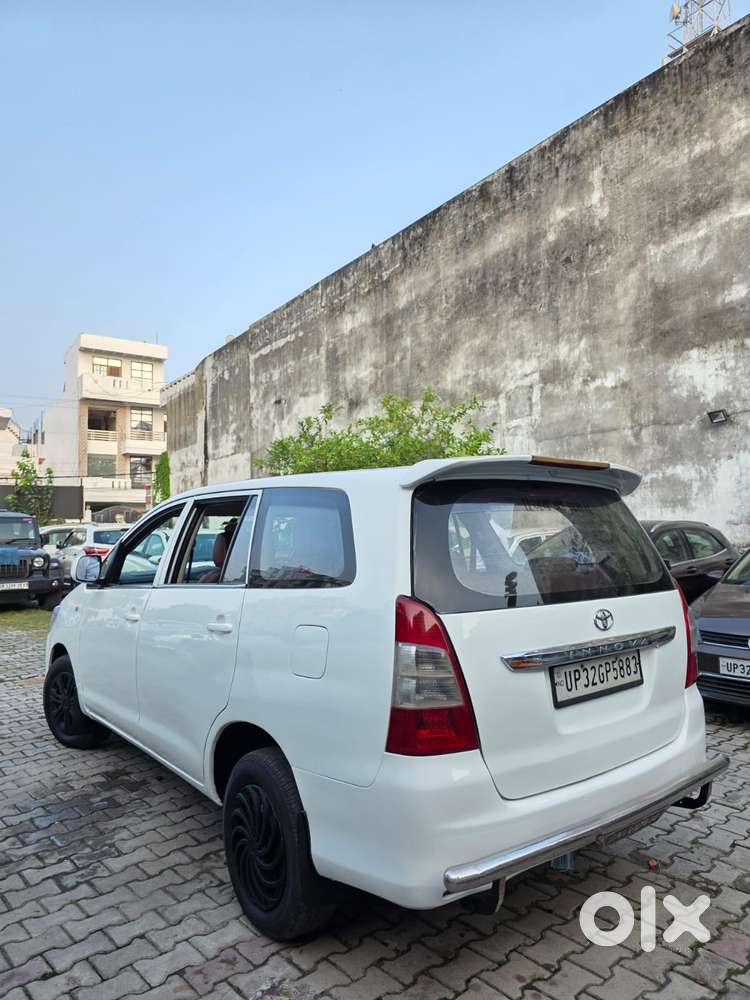 Toyota Innova 2.5 G (diesel) 7 Seater Bs Iv, 2015, Diesel