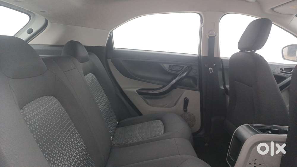 Tata Nexon 1.2 Revotron Xe, 2018, Petrol