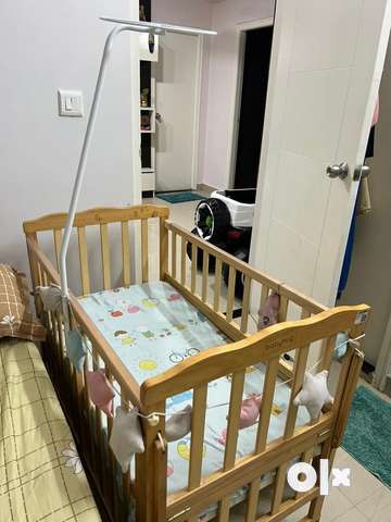 Babyhug crib clearance
