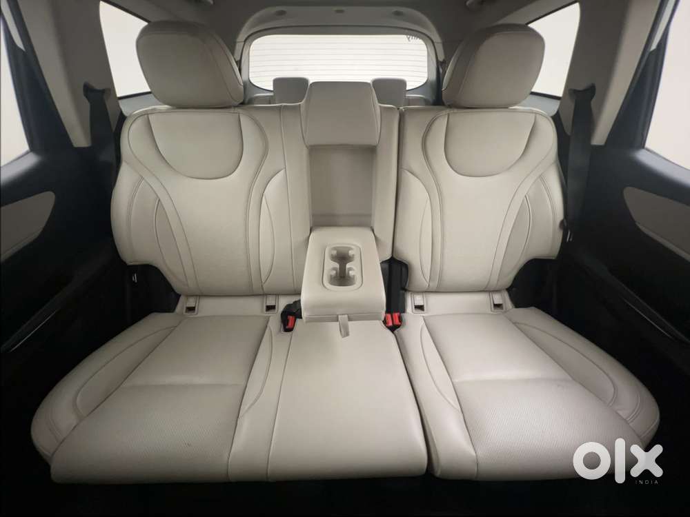 Mahindra Xuv700 2.2 Ax 7 Diesel At Str, 2023, Diesel