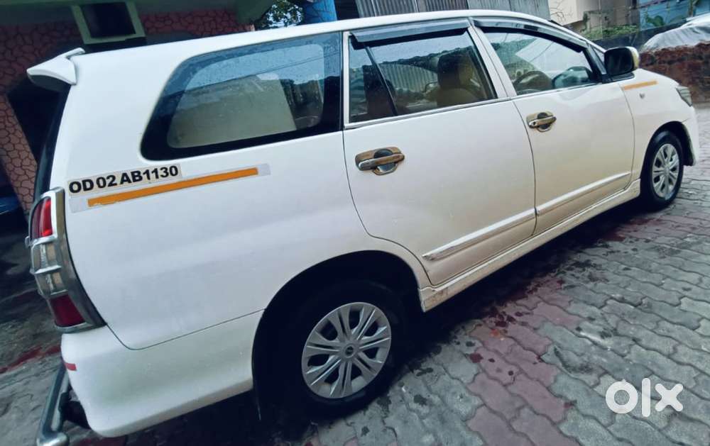 Toyota Innova 2.5 G (diesel) 8 Seater Bs Iv, 2016, Diesel