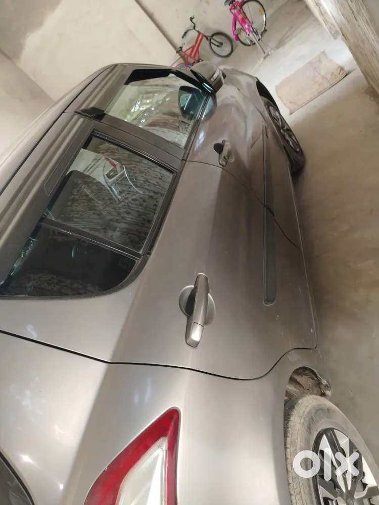 Maruti Suzuki Swift 2016 Diesel 121000 Km Driven