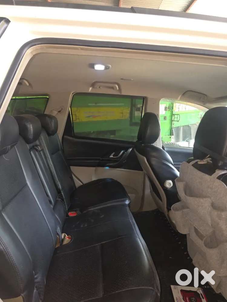 Mahindra Xuv500 2017 Diesel 70000 Km Driven