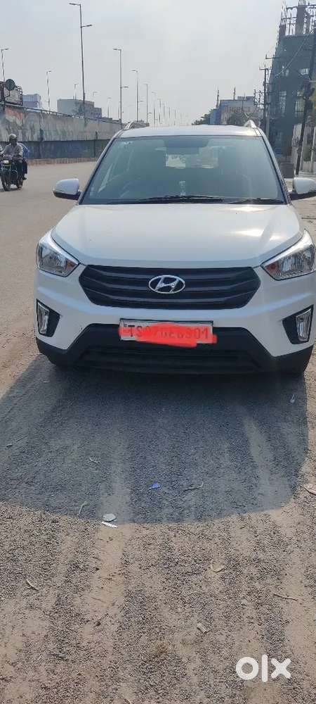 Hundai Creta Car 2018 Petrol Rs 725000
