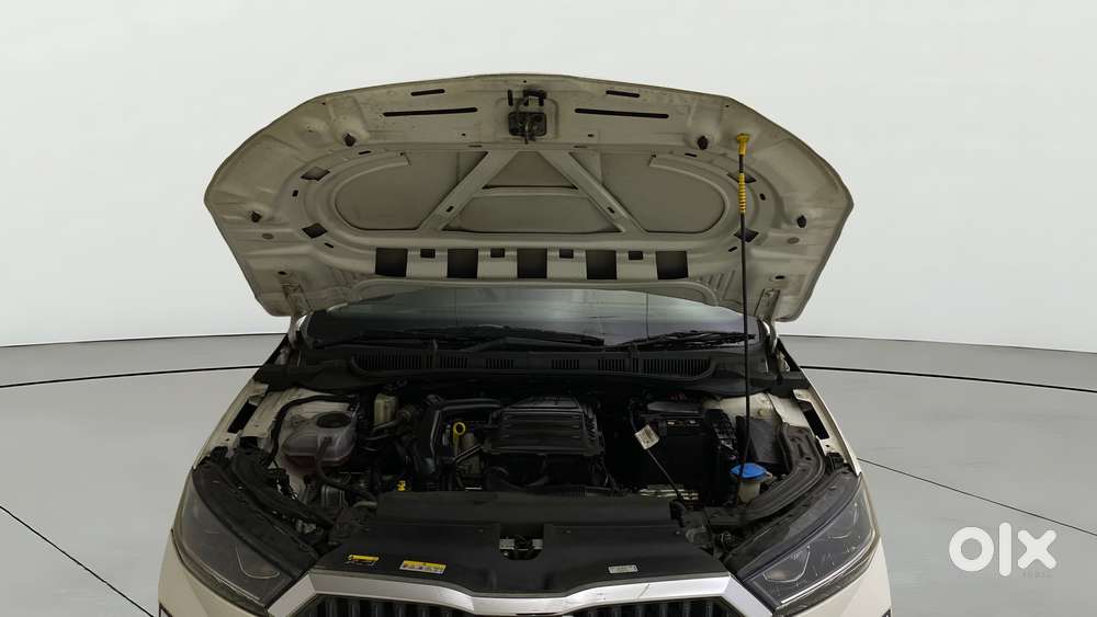 Skoda Slavia Style 1.0l Tsi Mt, 2022, Petrol