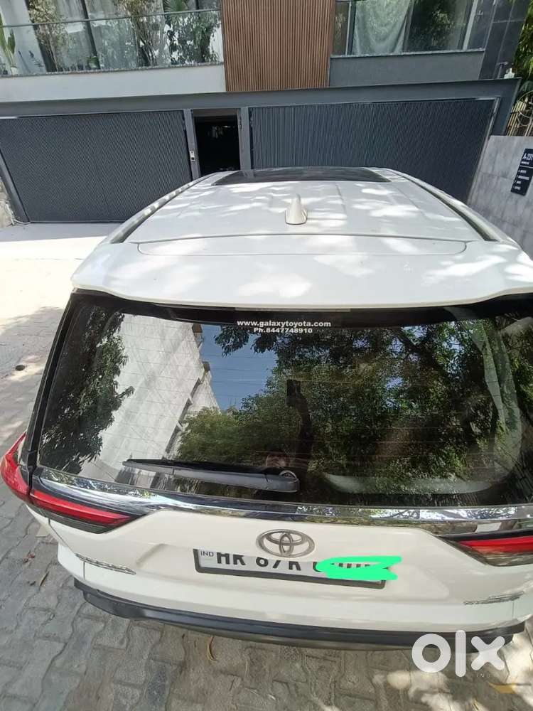 2023 Toyota Innova Hycross  Super White  Hr87  Executive - Owned