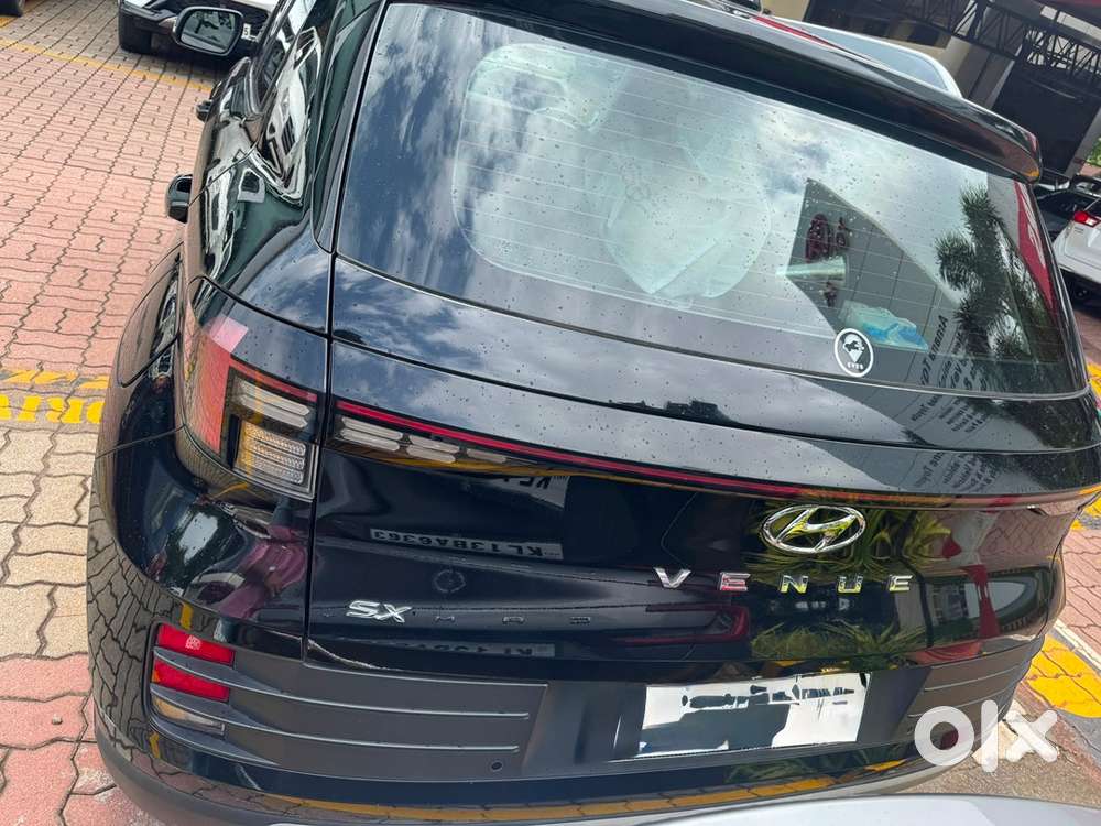 Hyundai Venue Petrol 2023