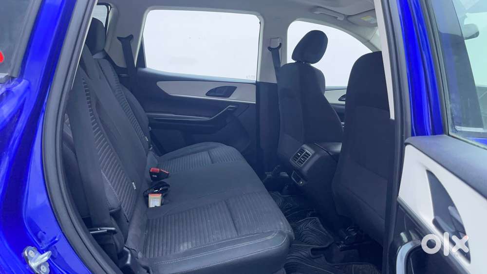 Mahindra Xuv700 2.2 Ax 5 Diesel Mt Str, 2022, Diesel
