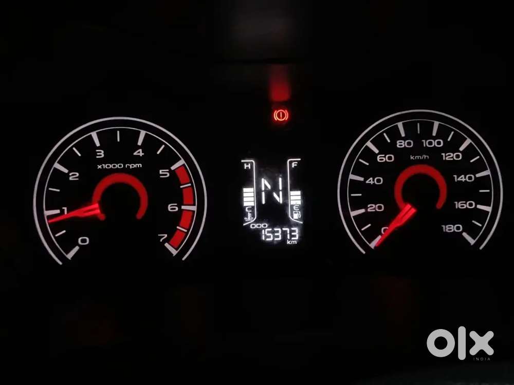 Mahindra Kuv 100 Petrol 2016