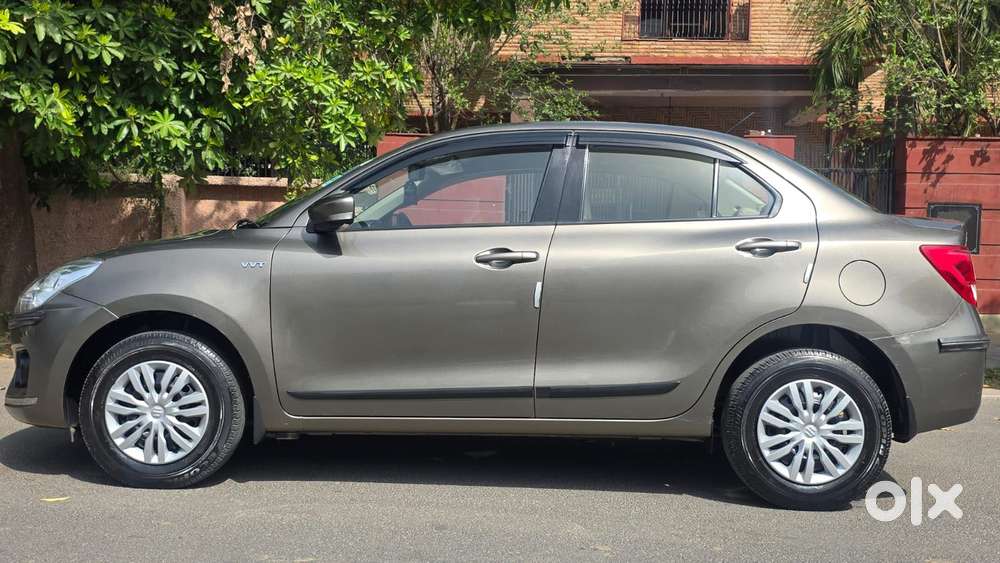 Maruti Suzuki Swift Dzire Vxi Regal Limited Edition Mt, 2017, Petrol