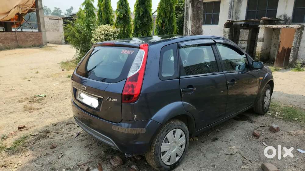Ford Figo Petrol Zxi 2012