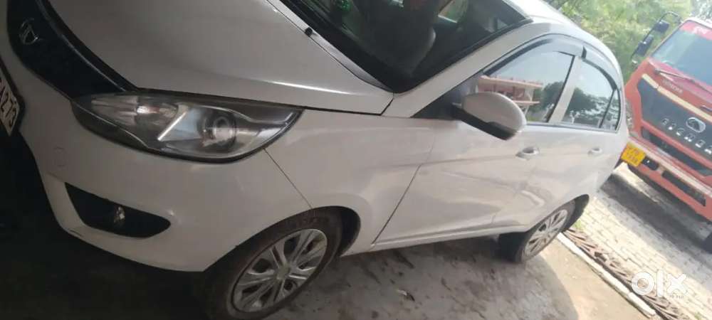Car Sel Kar Raha Hun