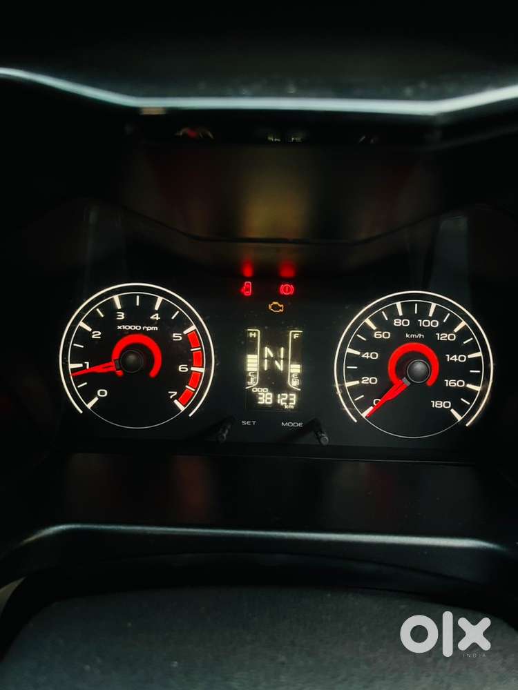Mahindra Kuv 100 Petrol 2016