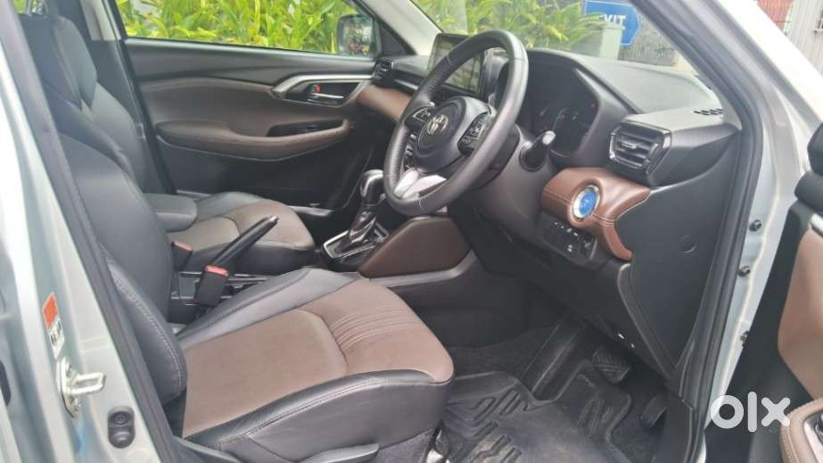 Toyota Urban Cruiser Hyryder 1.5 V Hybrid, 2025, Petrol