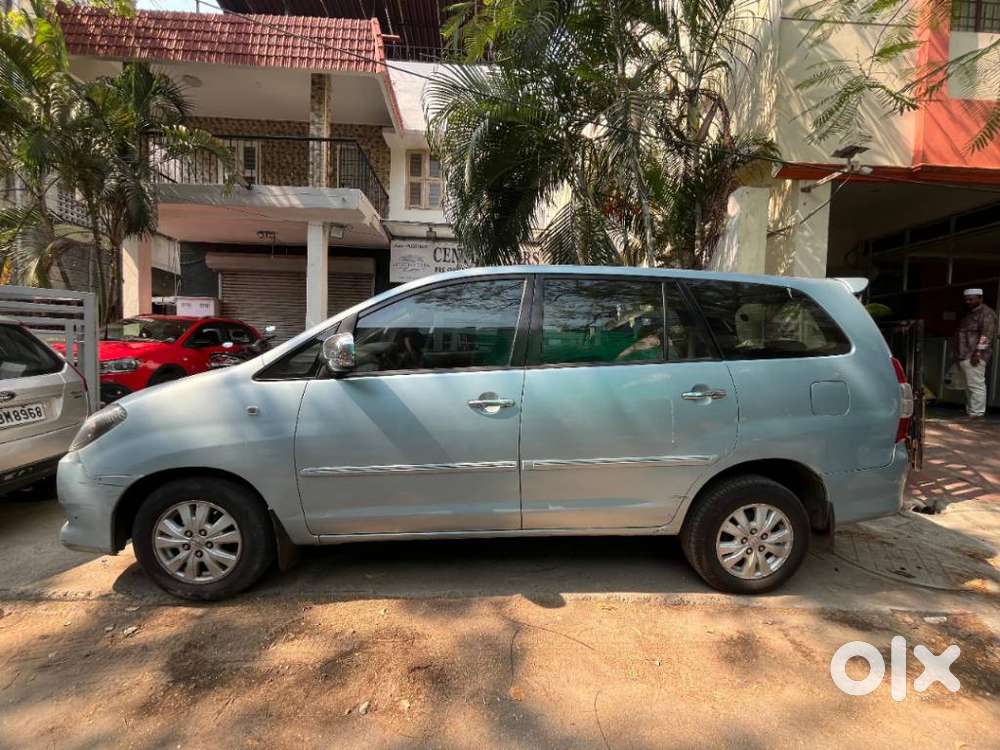 Toyota Innova 2009-2011 2.5 E 7 Str, 2010, Diesel