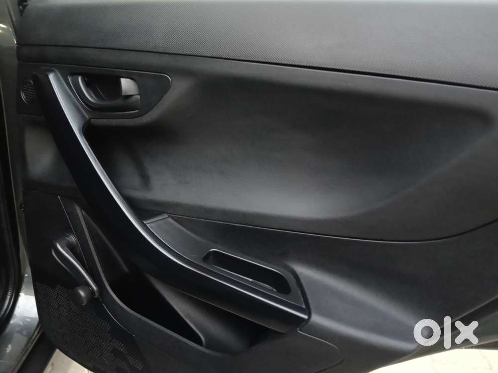 Tata Nexon Smart 1.2 Revotron Petrol 5 Mt, 2024, Cng & Hybrids