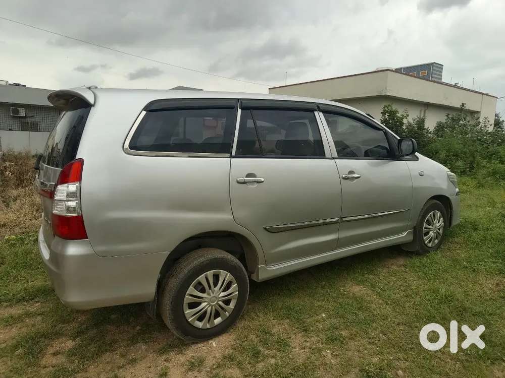 Toyota Innova Diesel 2015 8 Str