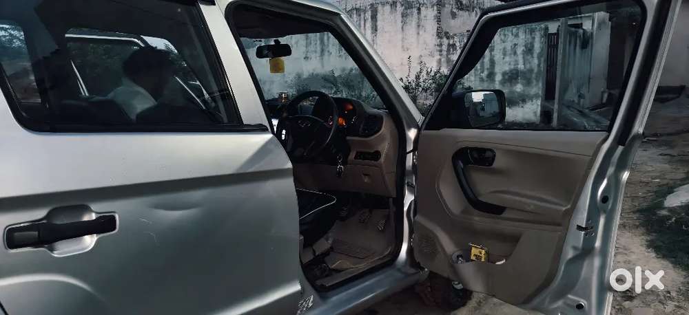 Mahindra Tuv 300 Plus 2018 Diesel Car